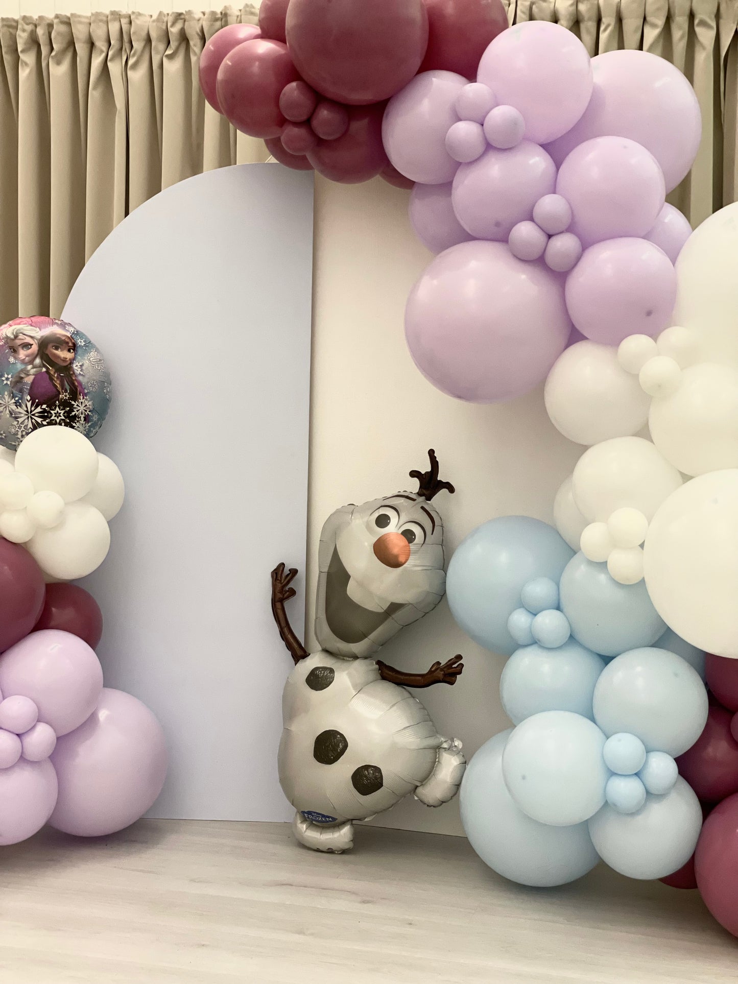 Olaf folieballong. Frozen folieballong. Frost folieballong. DIY Ballongbue i Frozen farger.