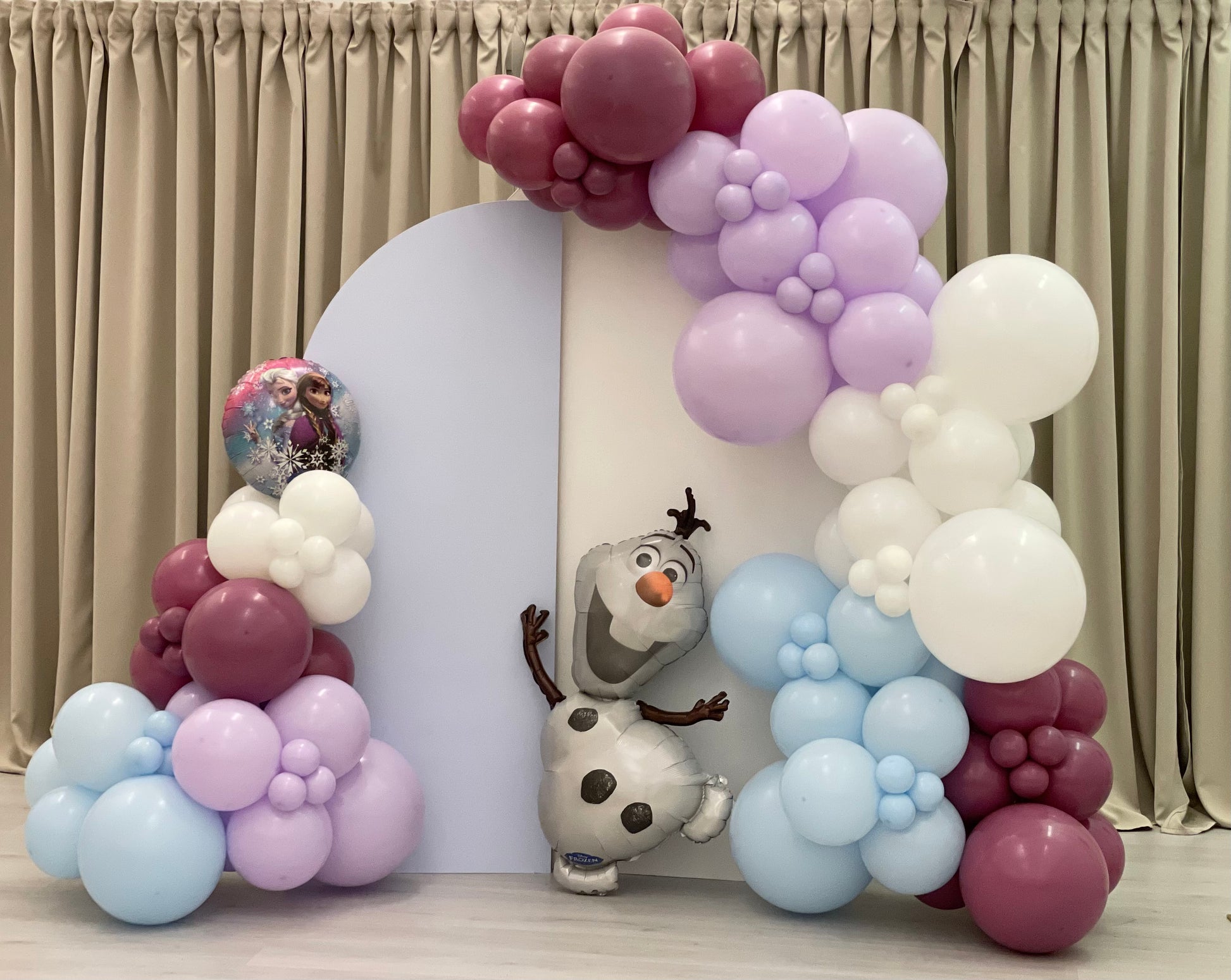 Olaf folieballong. Frozen folieballong. Frost folieballong. DIY Ballongbue i Frozen farger. 