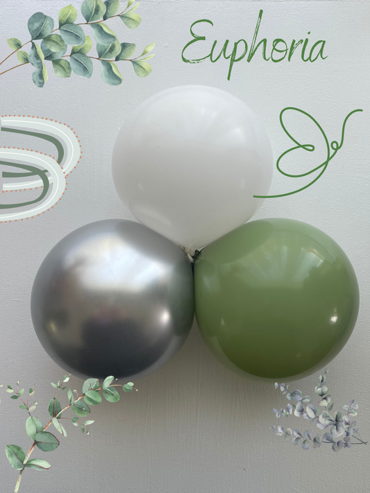  Ballonger i fargene hvit, grønn og sølv